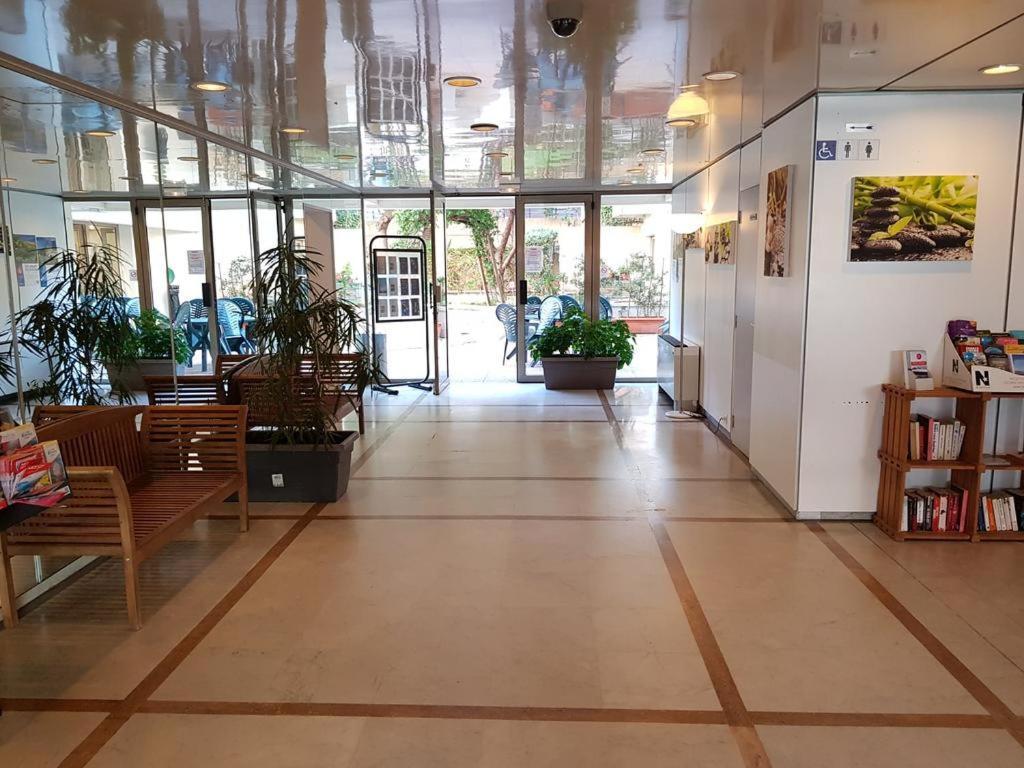 Centre Juan Les Pins Apartment Luaran gambar